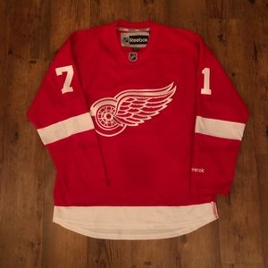 Reebok Dylan Larkin Detroit Red Wings Home jersey